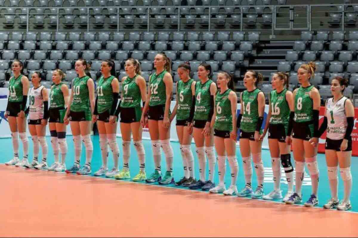<p>Qadın voleybol millimiz AQL-da çıxışını fiaskoyla bitirib</p>