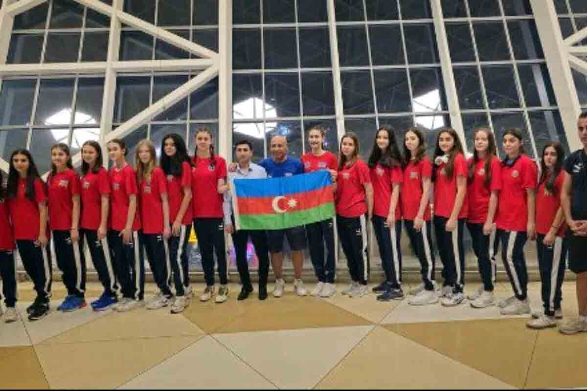 <p>Qızlardan ibarət U-16 voleybol millimiz Belarusa yollanıb</p>