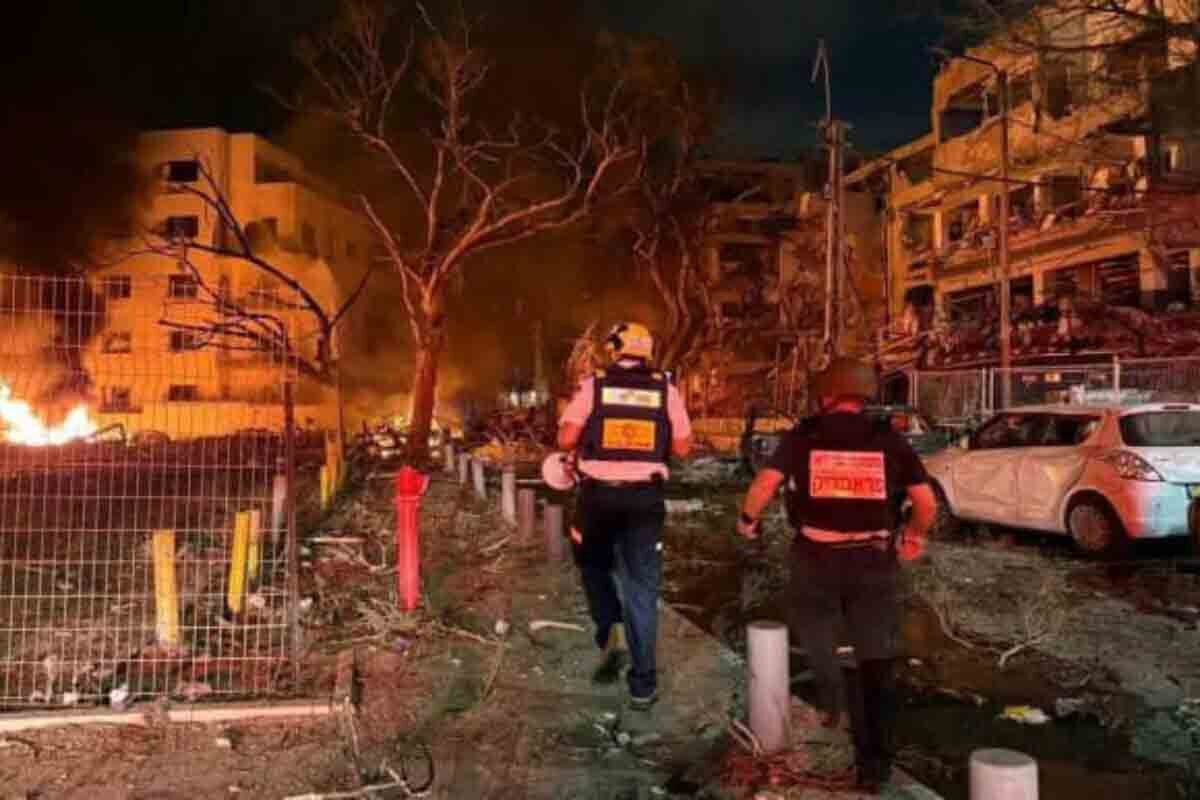 <p>Kütləvi zərbədən sonra İsraildə yüzlərlə insan yaralanıb</p>