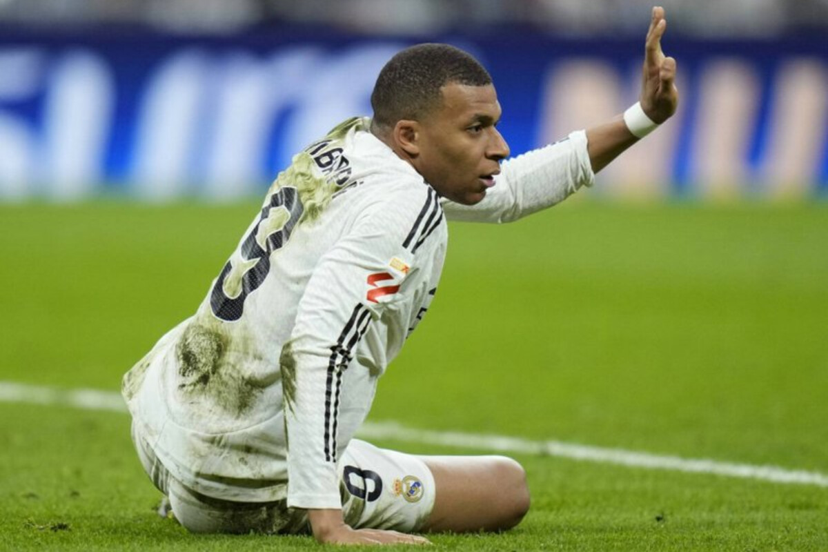 <p>Mbappe klublararası dünya çempionatında oynamayacaq</p>
