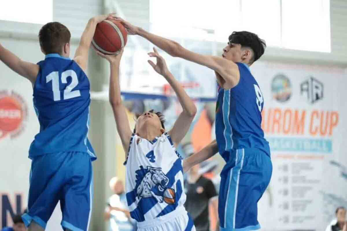 <p>U-14 basketbol millmiz Qazaxıstanda qələbə&nbsp;seriyasını davam etdirir&nbsp;</p>