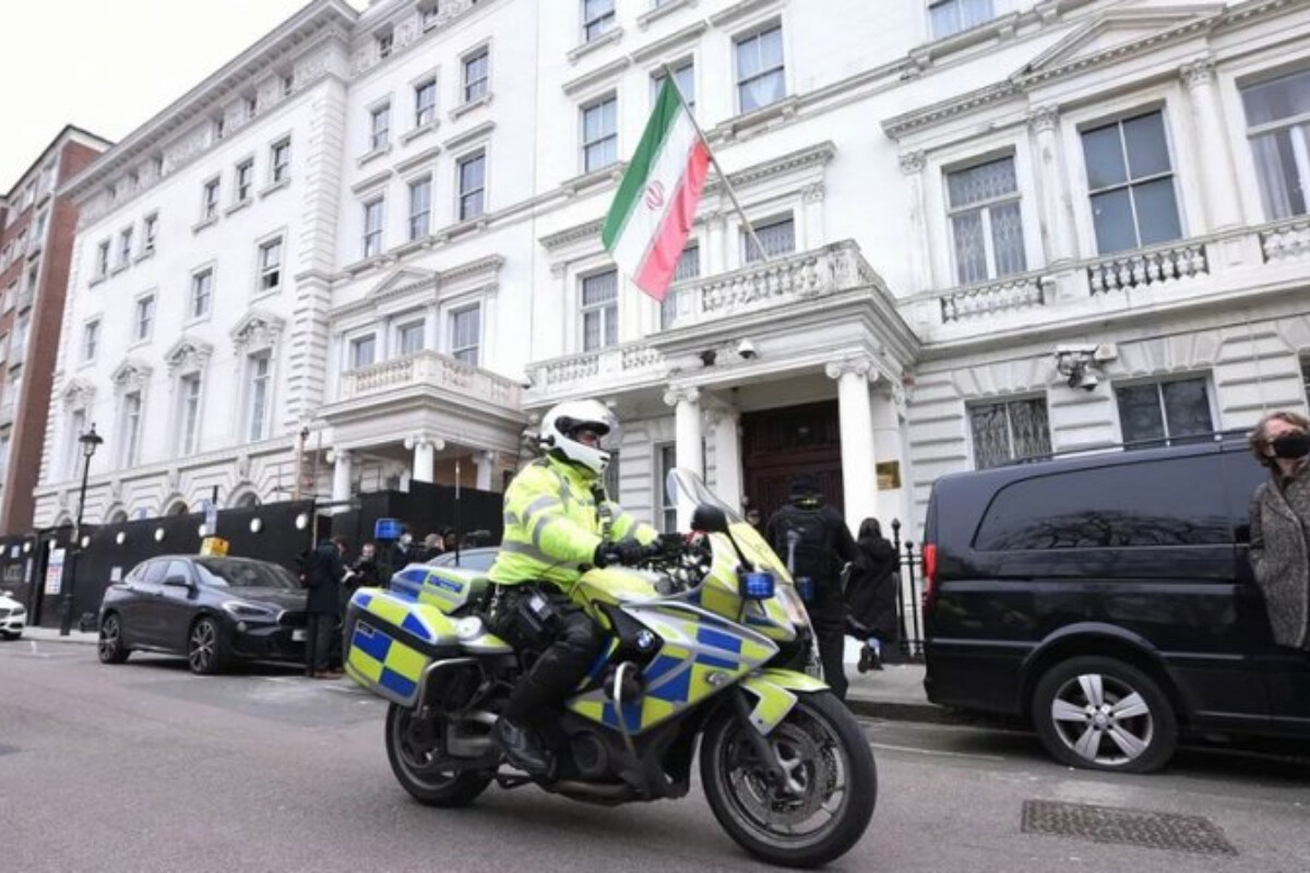 <p>İranın Londondakı səfirliyi qarşısında keçirilən&nbsp;etiraz aksiyası kütləvi həbslərlə başa çatıb</p>
