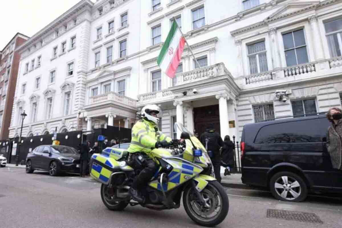 <p>İranın Londondakı səfirliyi qarşısında keçirilən&nbsp;etiraz aksiyası kütləvi həbslərlə başa çatıb</p>