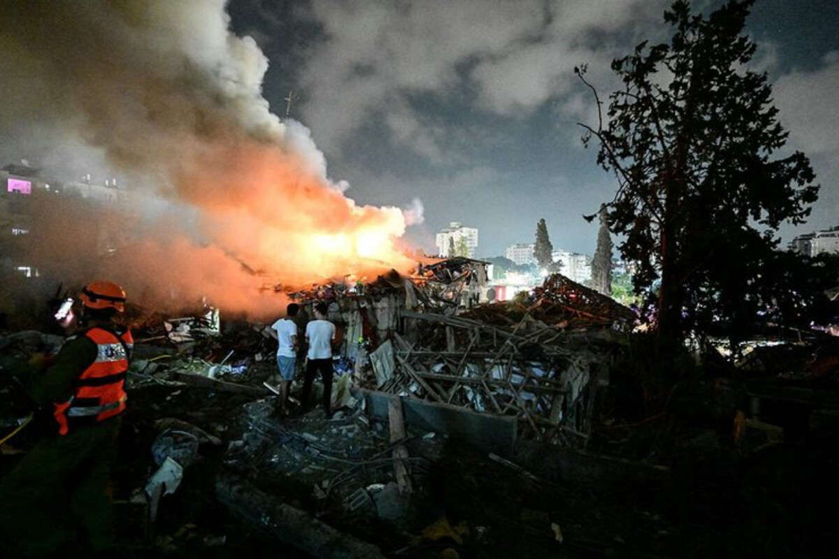 <p>İran İsrailin Nevatim və Hatzerim aviabazalarına&nbsp;zərbələr endirib</p>