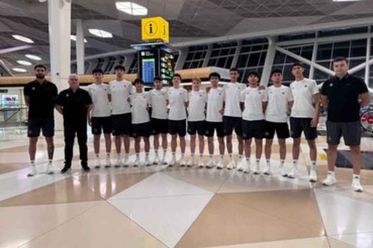 <p>Oğlanlardan ibarət U-16 basketbol yığmamız AÇ-da</p>