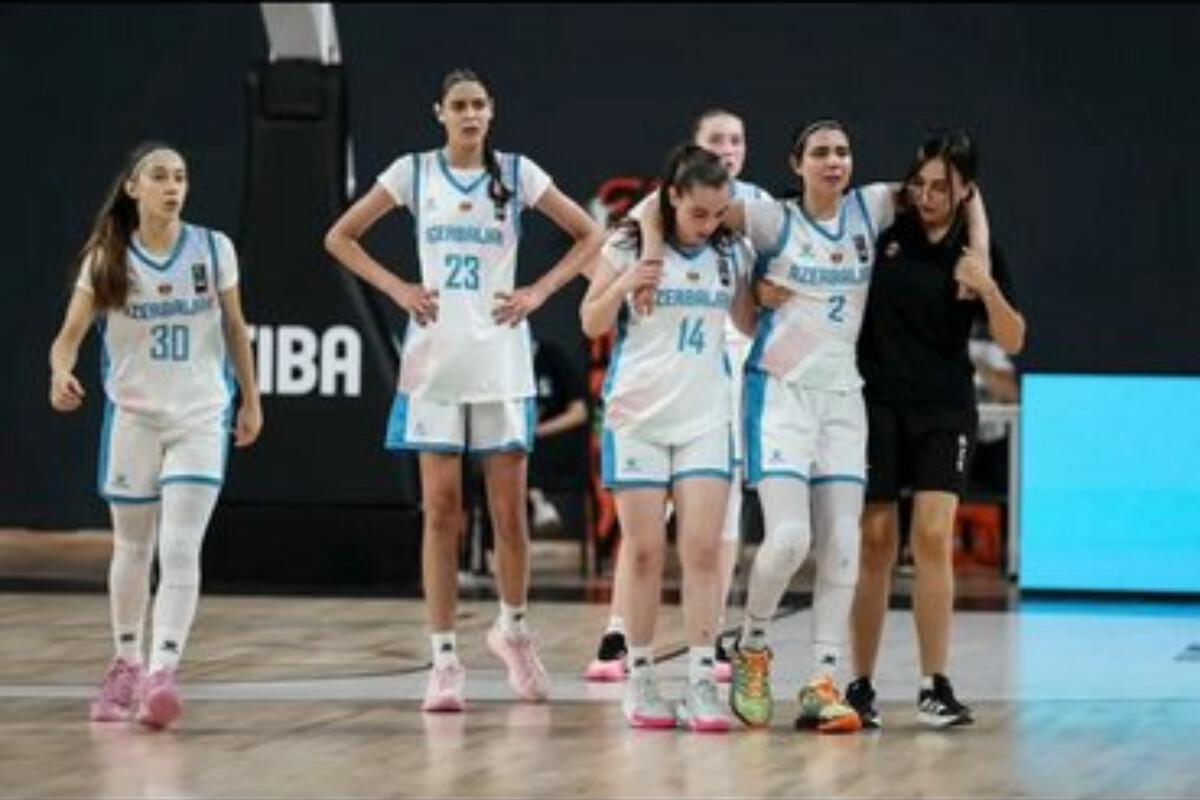 <p>Basketolçu qızlardan ibarət U-16 millimiz AÇ-da mübarizəni davam etdirir</p>