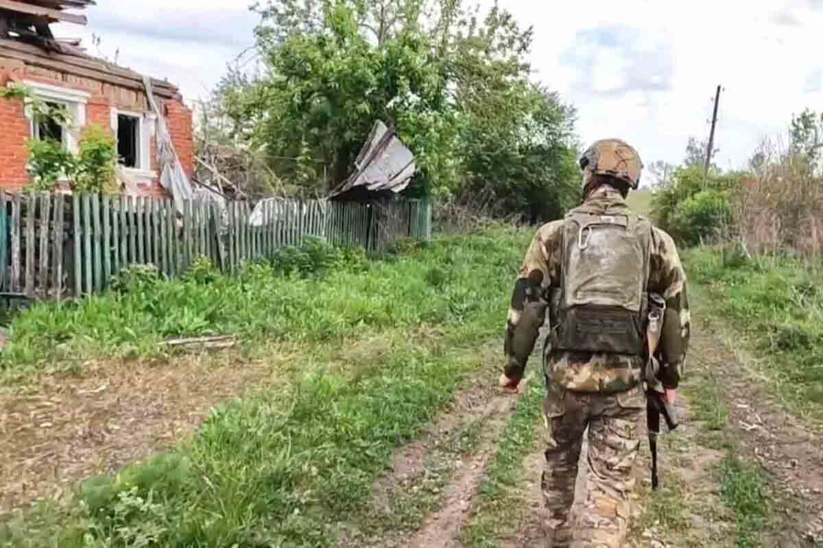 <p>Rusiya Silahlı Qüvvələri Ukraynada iki&nbsp;yaşayış məntəqəsini nəzarətə götürüb</p>