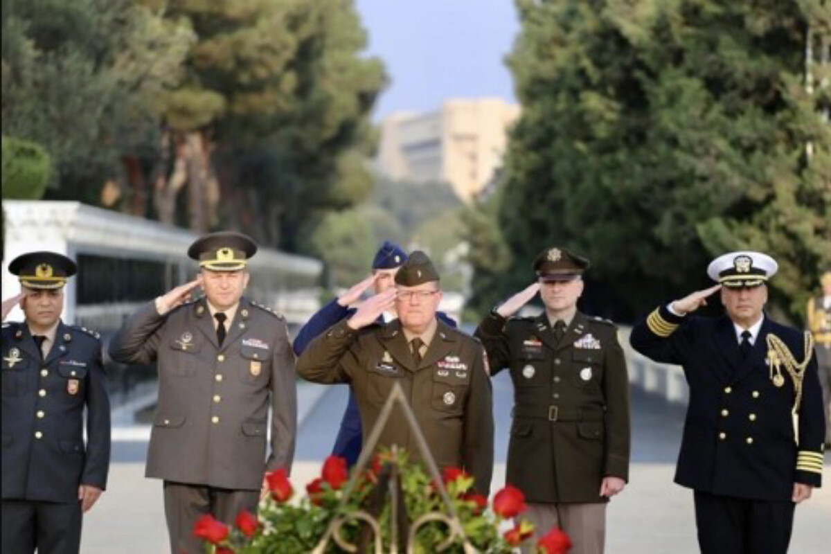 <p>ABŞ-nin briqada generalı Azərbaycana gəlib</p>