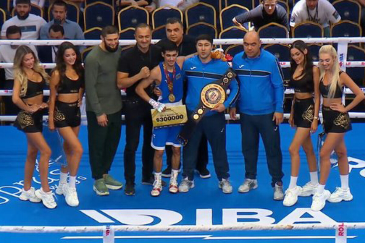 <p>19 yaşlı boksçumuz Sübhan Mamedov dünya çempionu olub</p>