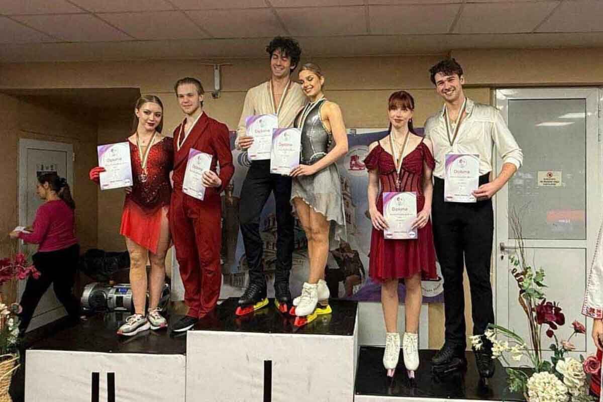 <p>Konkisürən cütlüyümüz Sofiyada bürünc medal qazanıb</p>