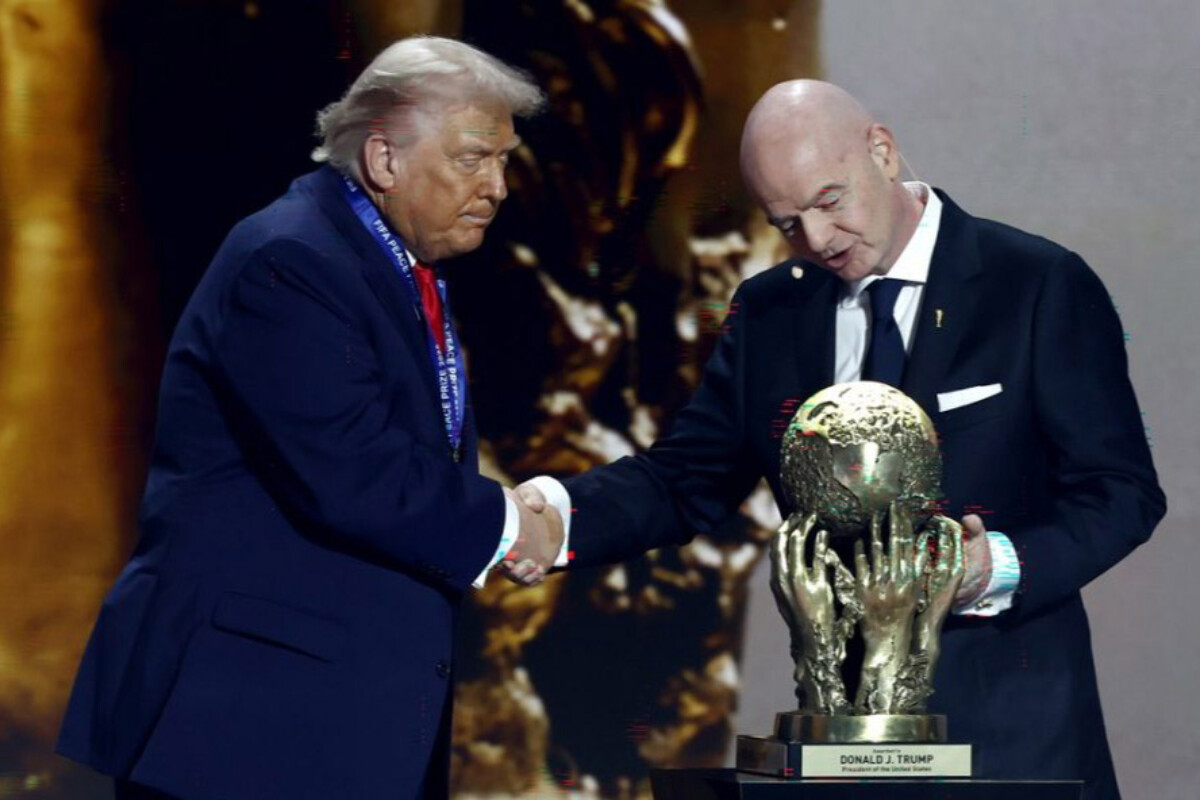 <p>FİFA Trampa Sülh Mükafatının verilməsi ilə bağlı&nbsp;mövqeyini dəyişməyib</p>