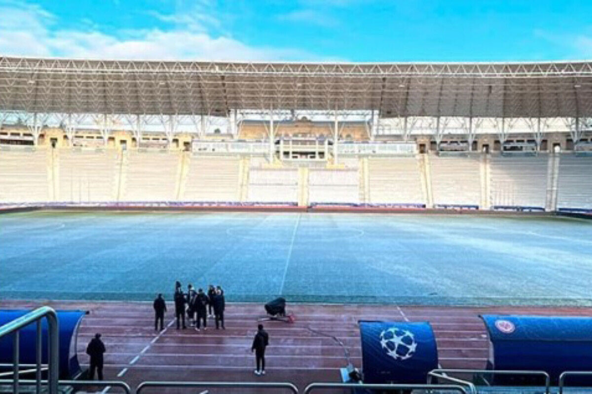 <p>Azərbaycanın əsas arenası "Qarabağ" -&nbsp;"Ayntraxt" matçına hazırlanır</p>