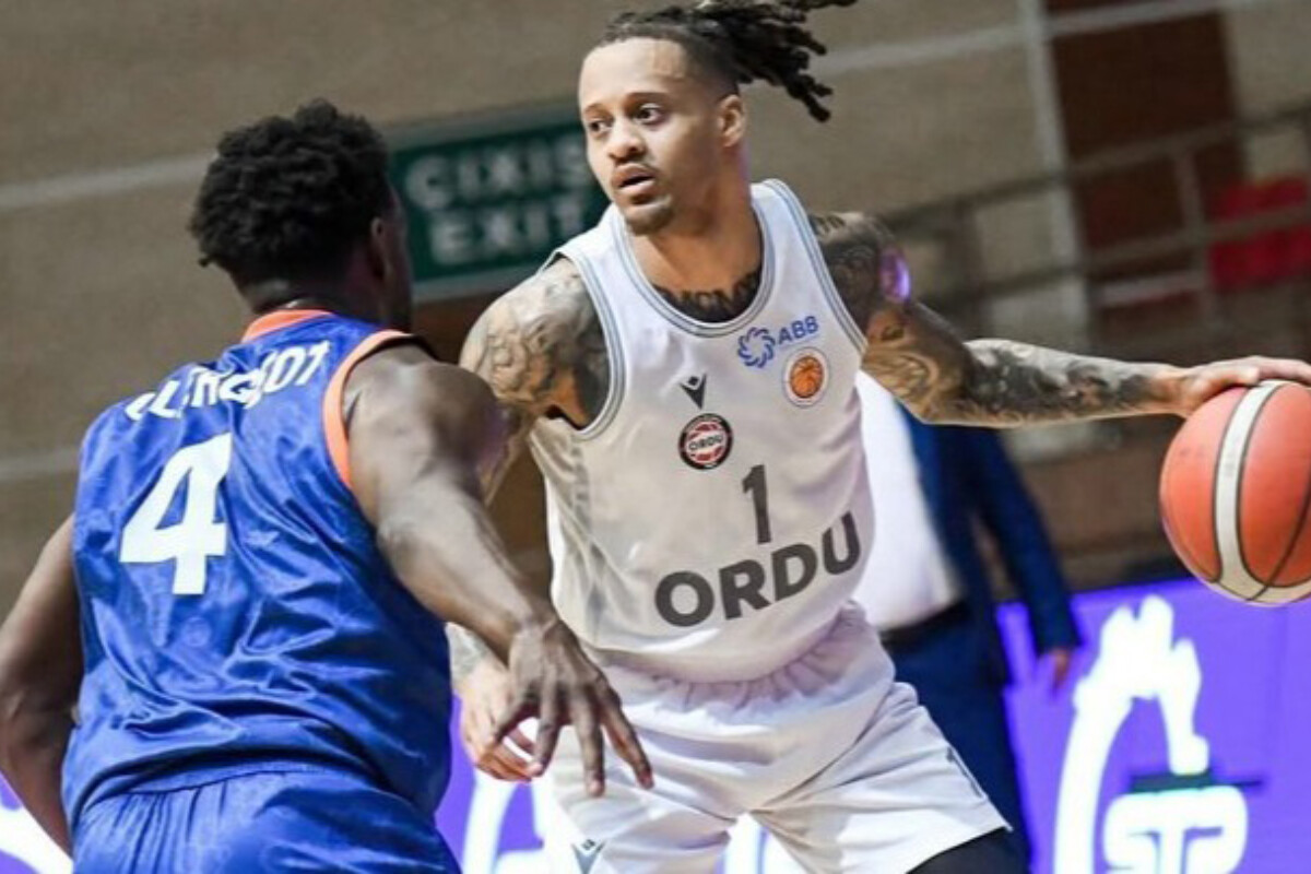 <p>"ORDU" evdə "Sumqayıt"la bacarmayıb</p>