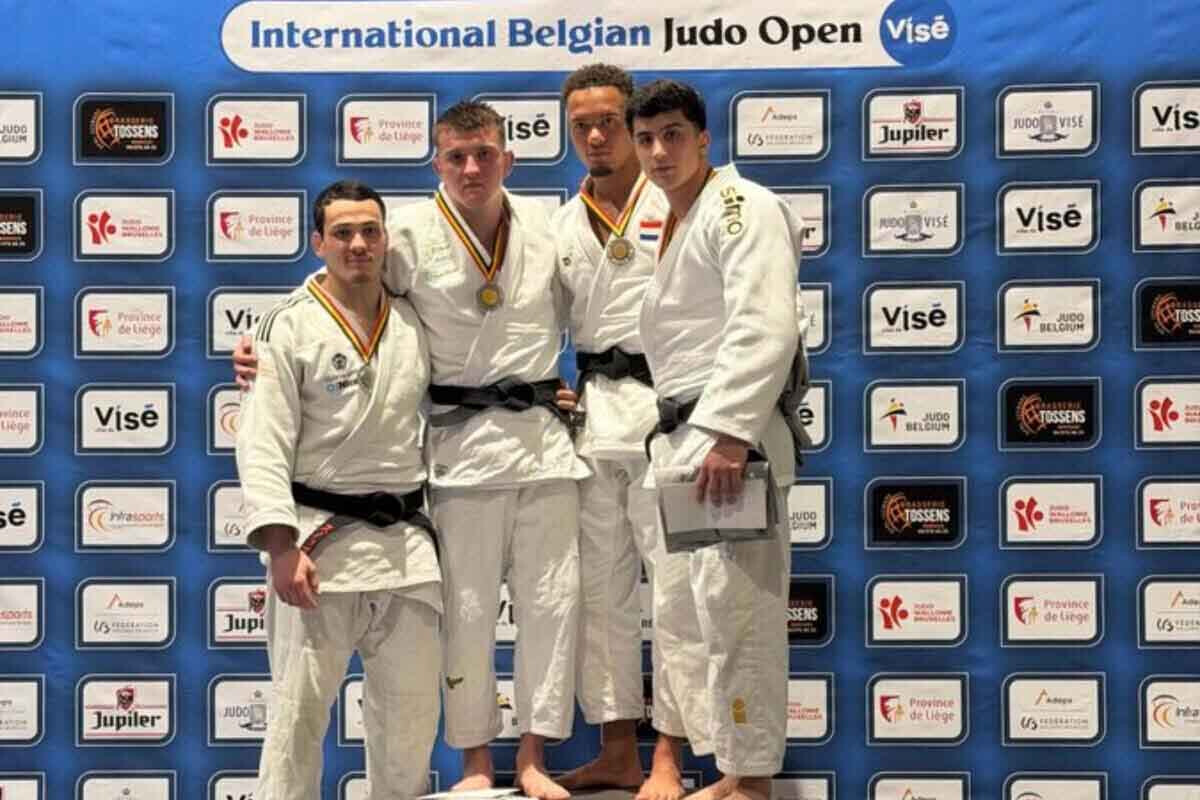 <p>Cüdoçularımız Belçika turnirində 11 medal qazanıblar</p>