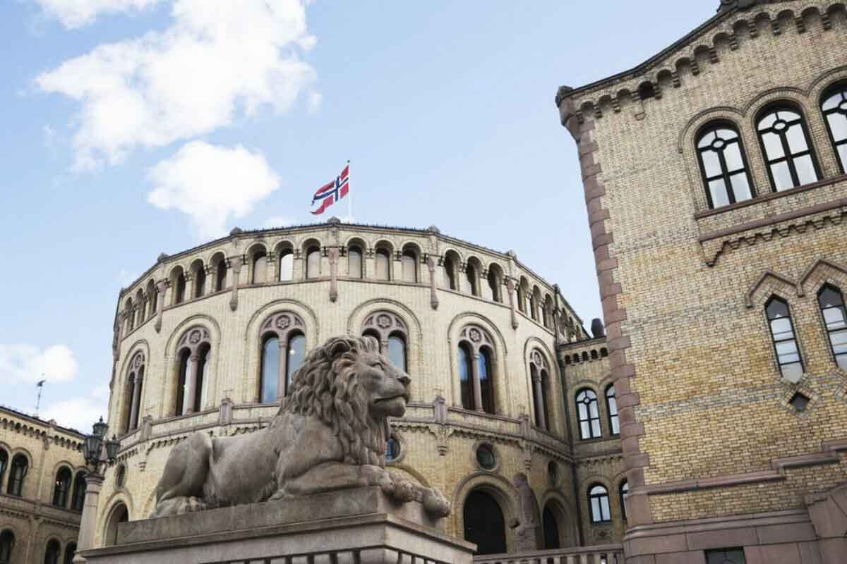 <p>Norveç parlamenti monarxiyanın saxlanmasına səs verdi</p> 