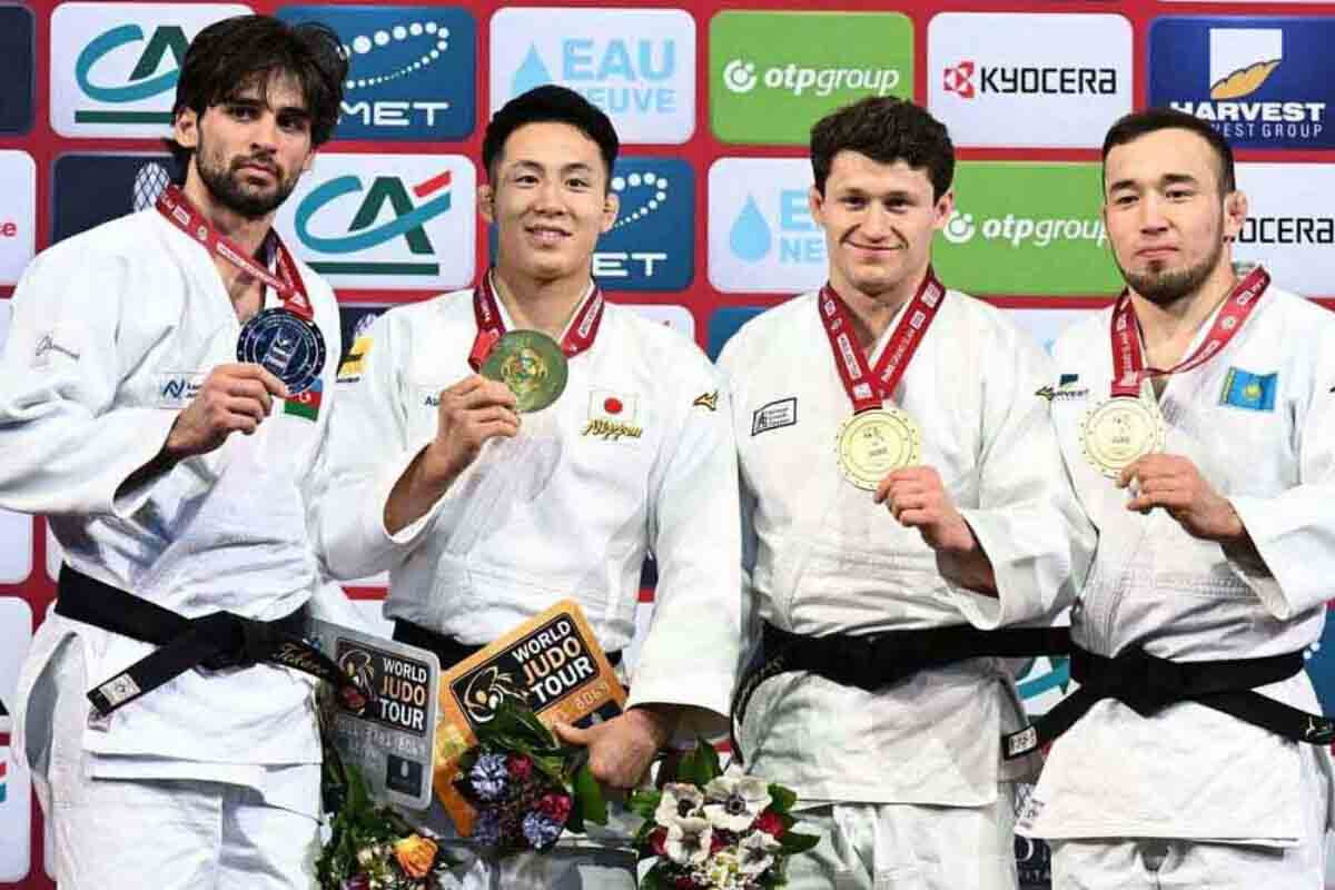 <p>Cüdoçumuz Zelim Tckayev Fransada&nbsp;gümüş medal qazanıb&nbsp;</p>

<p>&nbsp;</p>