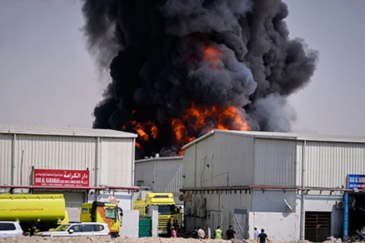 <p>Omanda bir neft şirkətinin yanacaq çəni zədələnib</p>