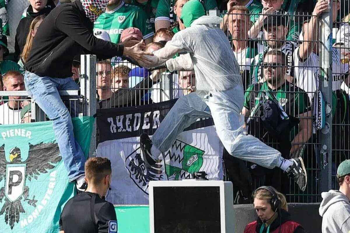 <p>Bundesliqa 2-nin oyunu zamanı azarkeş VAR monitorunu söndürüb</p>