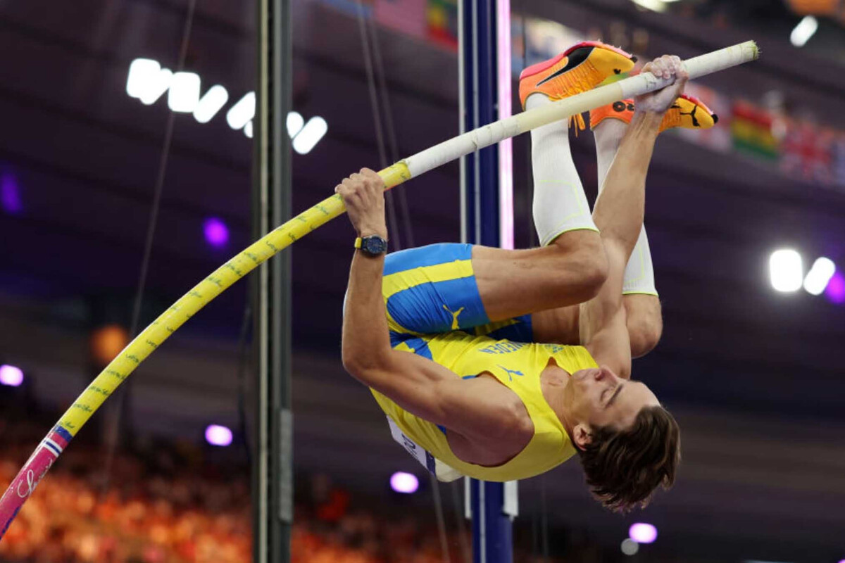 <p>Armand Duplantis 2026-cı il Dünya Qapalı&nbsp;Səhnə Çempionatında dünya rekordu ilə qalib gəldi</p>