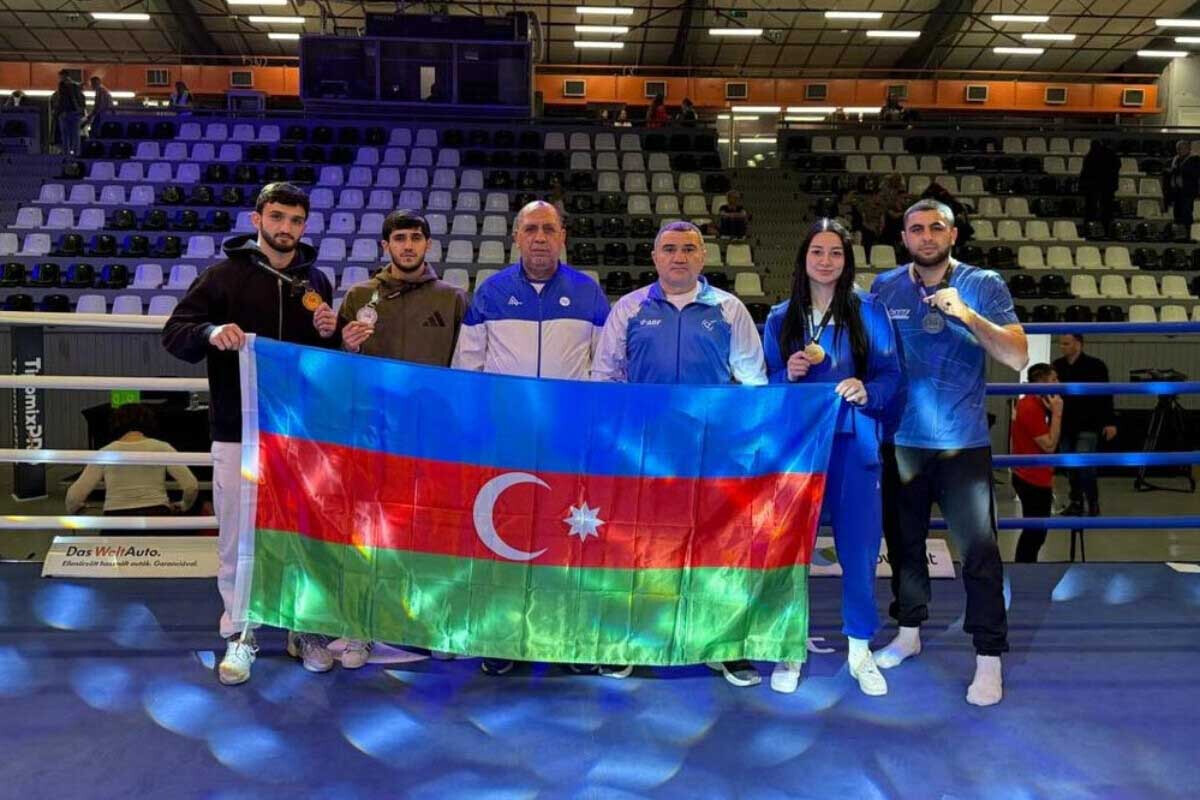 <p>Azərbaycan boksçuları Macarıstanda keçirilən&nbsp;turnirdə medal qazanıblar</p>
