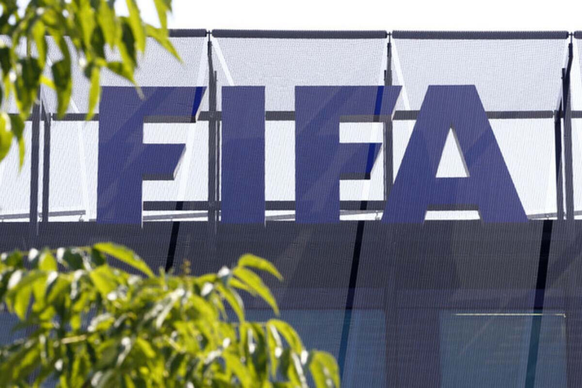<p>FİFA Türkiyənin iki klubuna transfer qadağası qoyub</p>