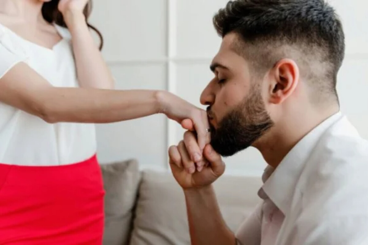 <p>İspaniyada əl öpmək cinsi təcavüz hesab olunur</p>