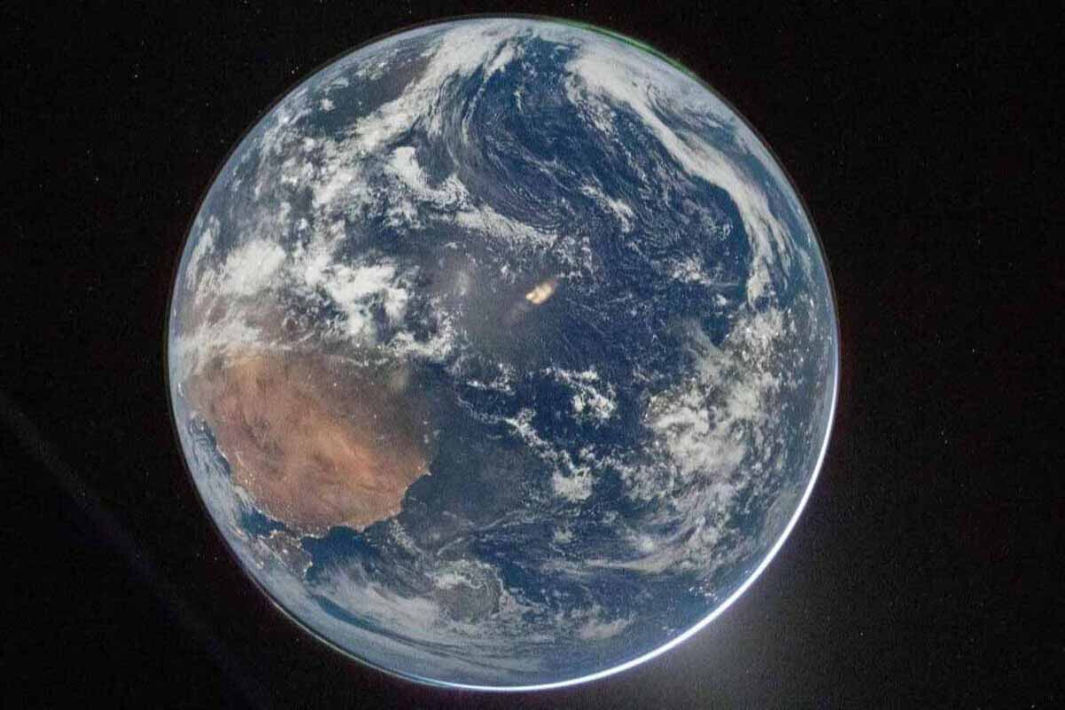 <p>Astronavtlar yarım əsrdən sonra ilk dəfə&nbsp;Yer kürəsinin bütün şəklini çəkiblər</p>