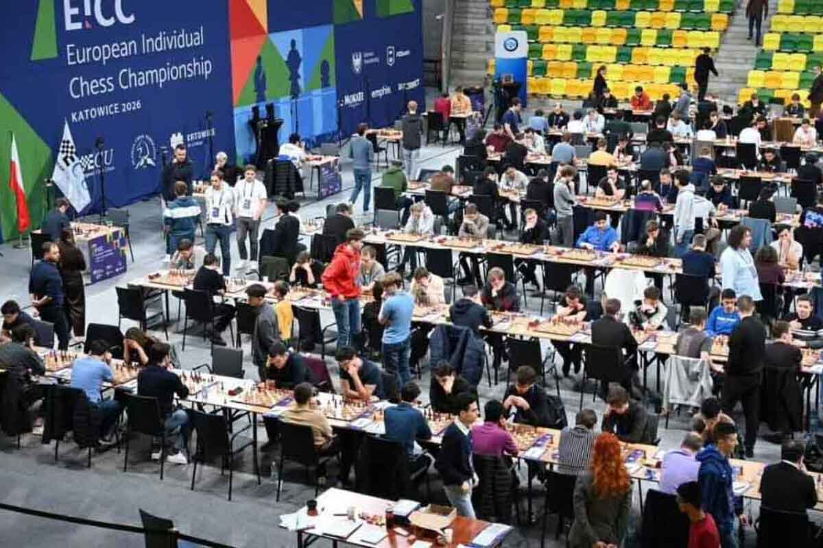 <p>Aydın Süleymanlı AÇ-yə liderlik edir</p>