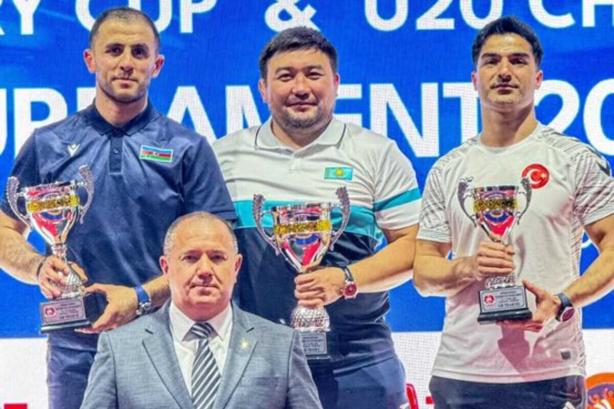 <p>Güləş üzrə milli komandalarımız "Zəfər Kubok-2026"da ikinci olublar</p>
<p> </p>