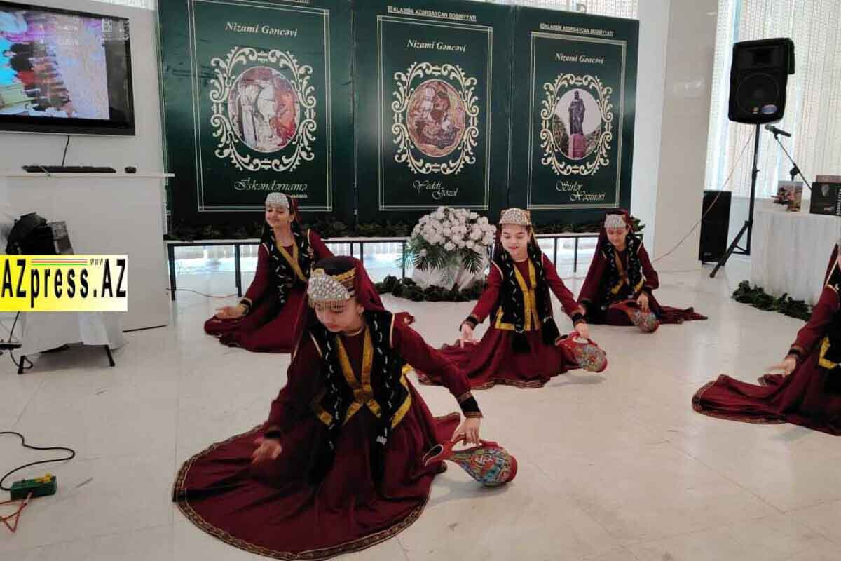 <p>Sumqayıtda Mədəniyyət günü ilə əlaqədar tədbir keçirilib<br />
&nbsp;</p>