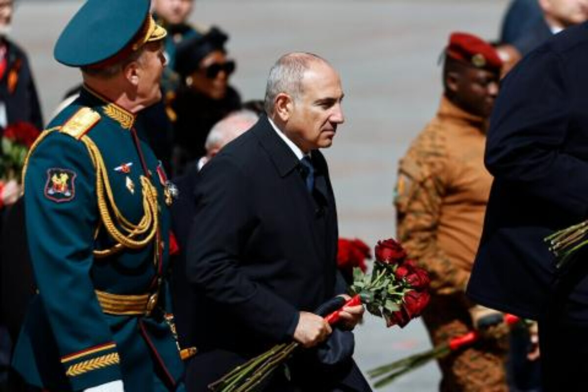 <p>Paşinyan Moskvada keçirilən Qələbə Günü paradında&nbsp;iştirak etməkdən imtina etdi</p>