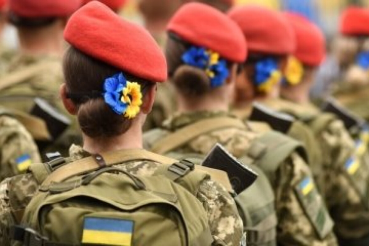 <p>Ukrayna qadınların ölkədən çıxışına qoyulan qadağanı ləğv etdi</p>