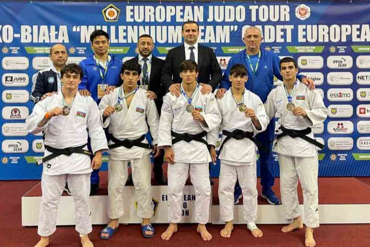 <p>Cüdo üzrə U-17 millimiz Avropa Kubokunda birinci yeri tutub</p>
