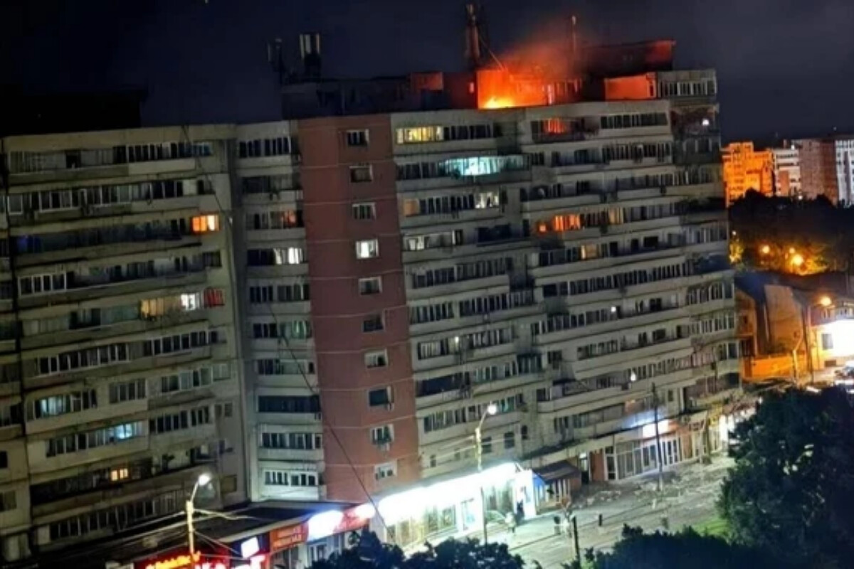 <p>Rumıniyada Rusiyaya məxsus pilotsuz təyyarə çoxmənzilli binaya düşdü</p>