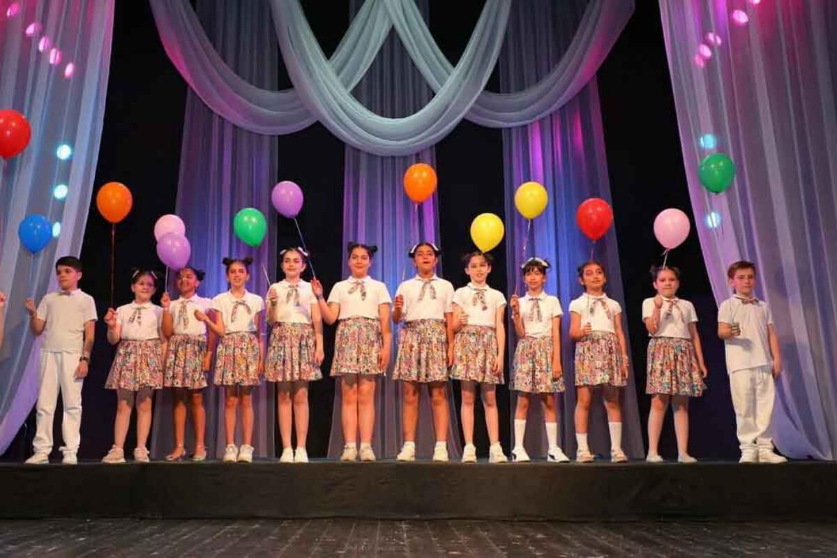 “SƏSLƏRİMİZ BİRLƏŞSİN” - Məktəblilər arasında I uşaq xor festivalı}