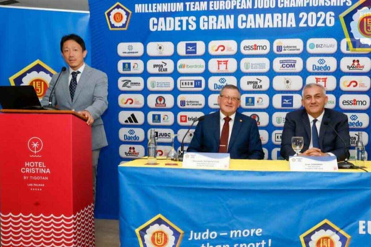 <p>U-17 cüdoçuların AÇ-da püşkatma mərasimi keçirilib</p>