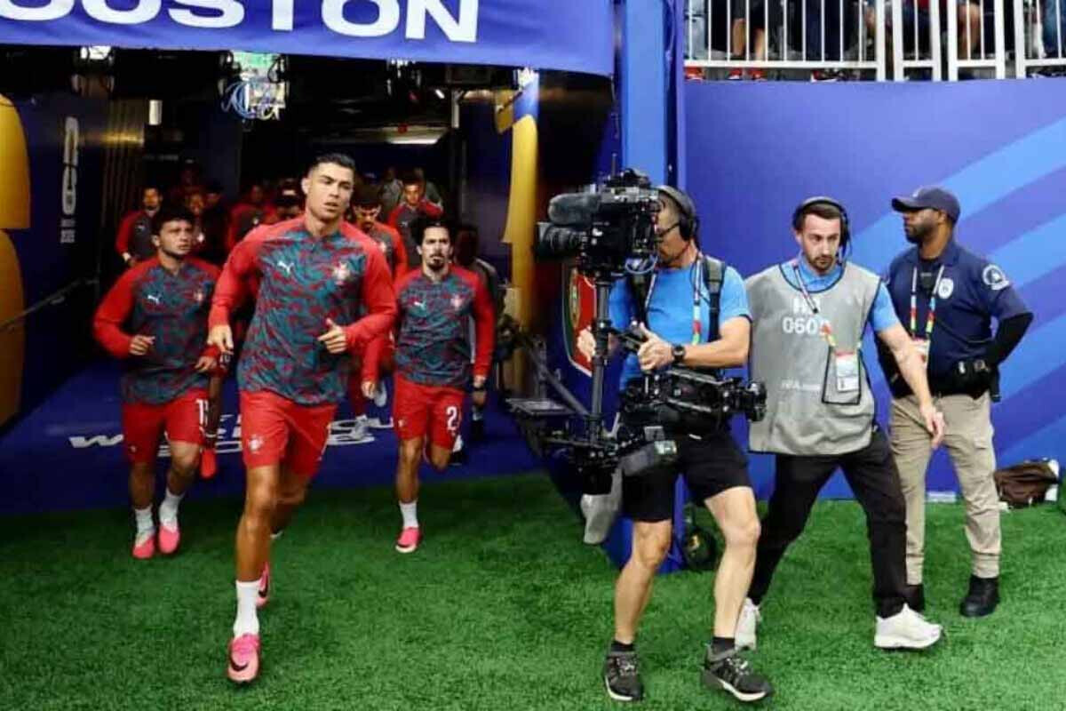 <p>Ronaldo Torontoda ajiotaj yaradıb</p>