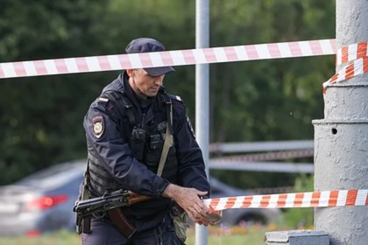 <p>Rusiyada Kursk vilayət administrasiyasının işçilərini&nbsp;daşıyan avtomobil partlayıb</p>