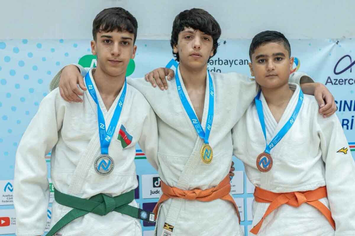 <p>Gənc cüdoçular Azərbaycan çempionatında vəsiqə&nbsp;uğrunda mübarizə apardılar</p>