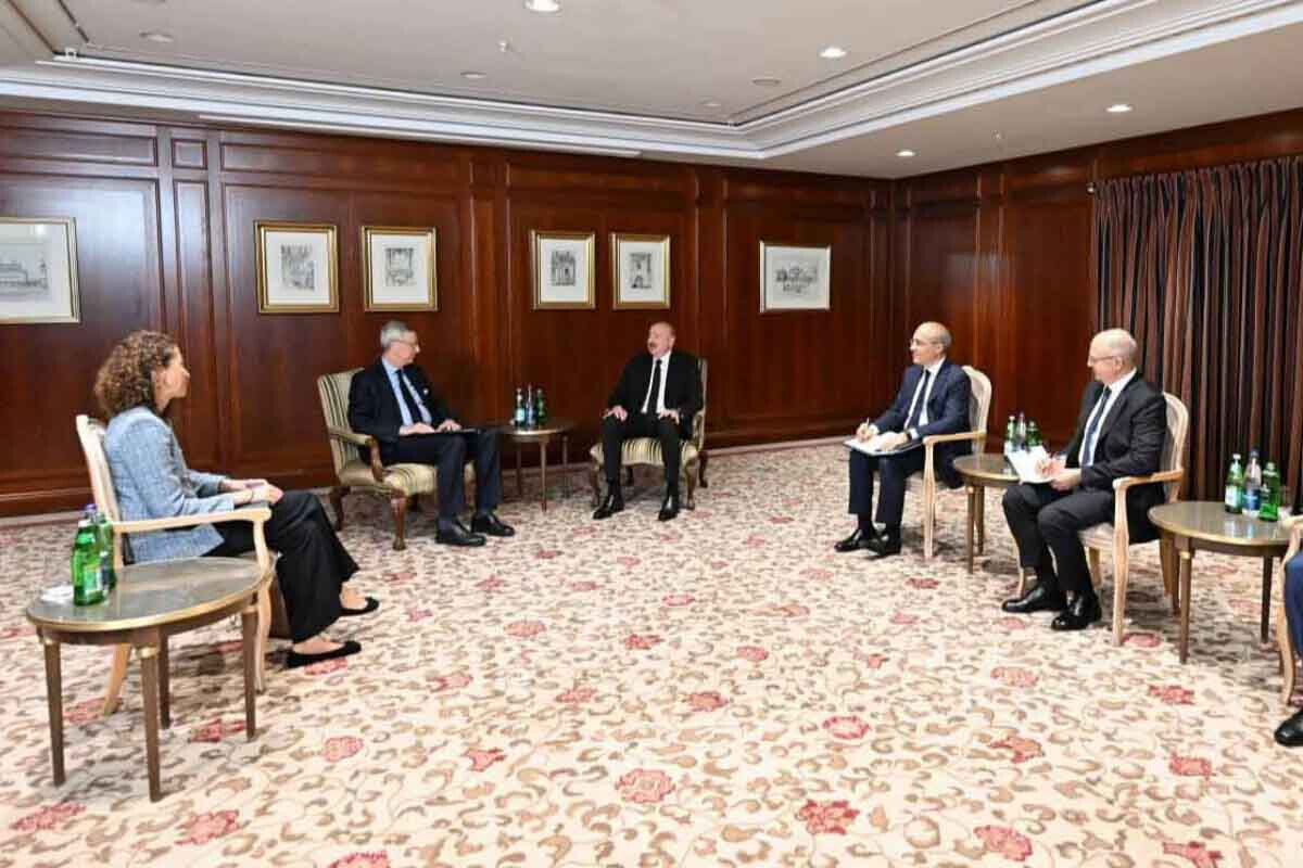 <p>İlham Əliyev Almaniya İqtisadiyyatının Şərq Komitəsinin sədri Mixael Harms ilə görüşüb</p>