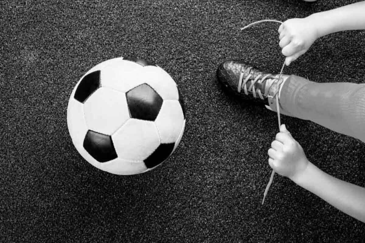 <p>Braziliyada futbol matçı zamanı 15 yaşlı oyunçu güllələnib</p>