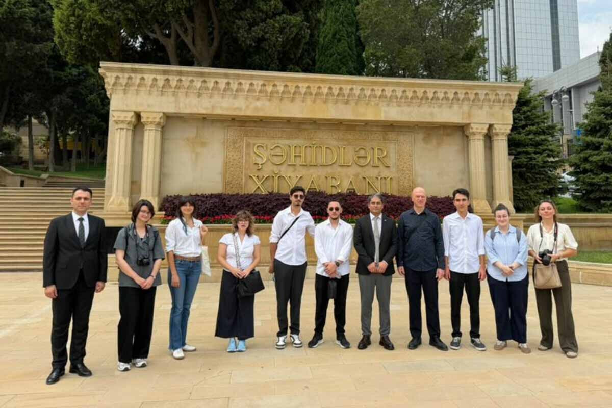 <p>Gənc sənət elçiləri Bakıda Türkiyə-Azərbaycan&nbsp;sənət körpüsünü gücləndirir +FOTO=6</p>
