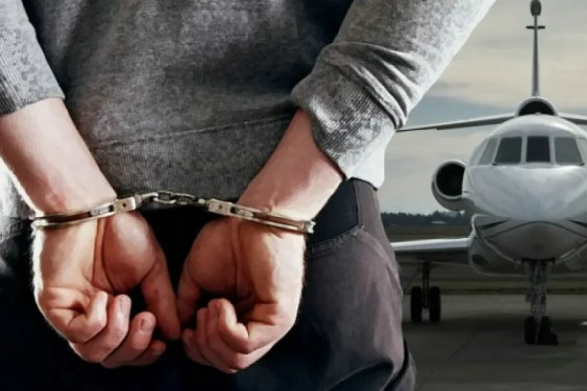 <p>Beynəlxalq axtarışda olan şəxs Qazaxıstandan&nbsp;Azərbaycana&nbsp;ekstradisiya edildi</p>