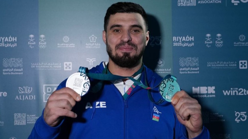 <p>Dadaş Dadaşbəyli İslamiadada iki gümüşlə ikinci olub</p>