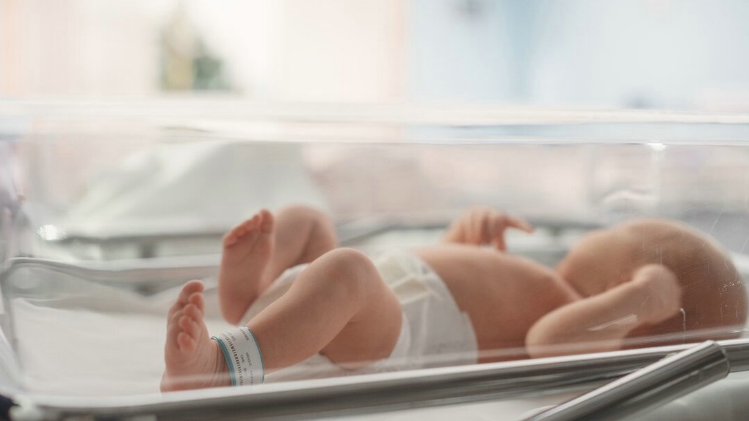 <p>Xərçəngə səbəb olan gen mutasiyası olan donor 197 uşaq atası olub</p>