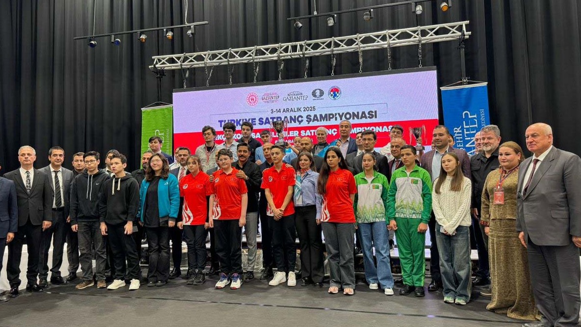 <p>Azərbaycan Türkdilli Ölkələrin Şahmat Assosiasiyasının&nbsp;iclasında təmsil olunub</p>