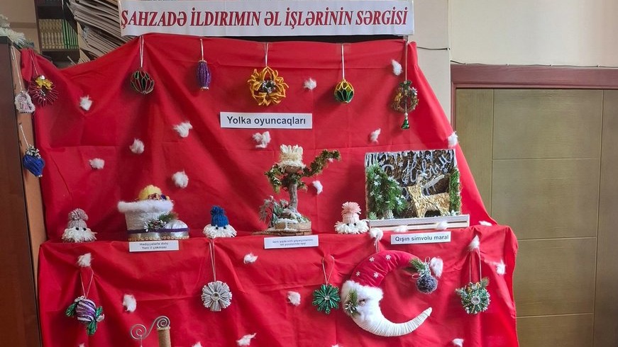 <p>Kitabxanada Fəxri oxucunun Yeni ilə həsr olunmuş sərgisi açıldı</p>