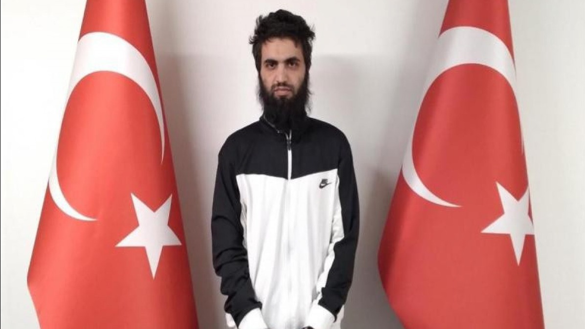 <p>İŞİD liderlərindən biri saxlanılaraq Türkiyəyə aparılıb</p>