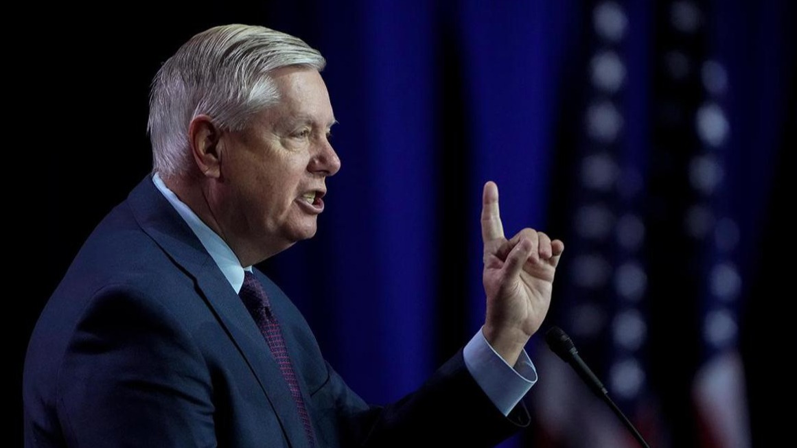 <p>ABŞ senatoru İran liderini "müasir Hitler" adlandırdı</p>