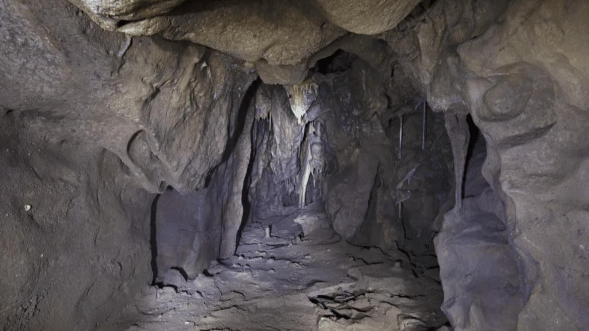 <p>Qırx min ildir kəşf olunmayan gizli bir mağara aşkar edilib</p>